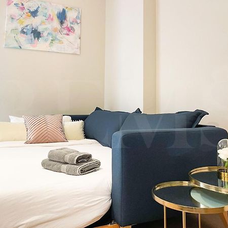 Cozy Apartment With Parking In The Center By Rems Malaga Bagian luar foto