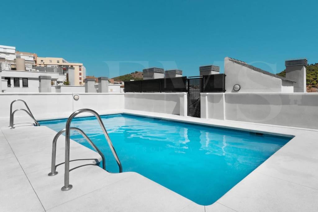 Cozy Apartment With Parking In The Center By Rems Malaga Bagian luar foto