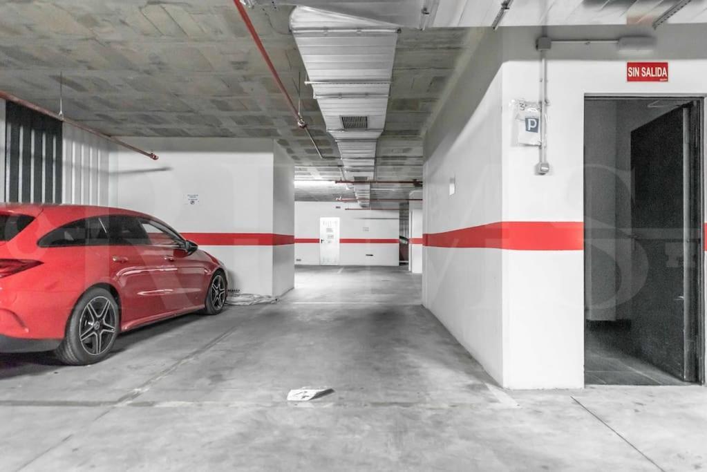 Cozy Apartment With Parking In The Center By Rems Malaga Bagian luar foto