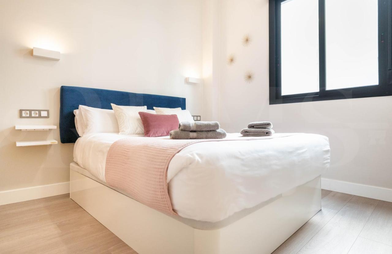 Cozy Apartment With Parking In The Center By Rems Malaga Bagian luar foto