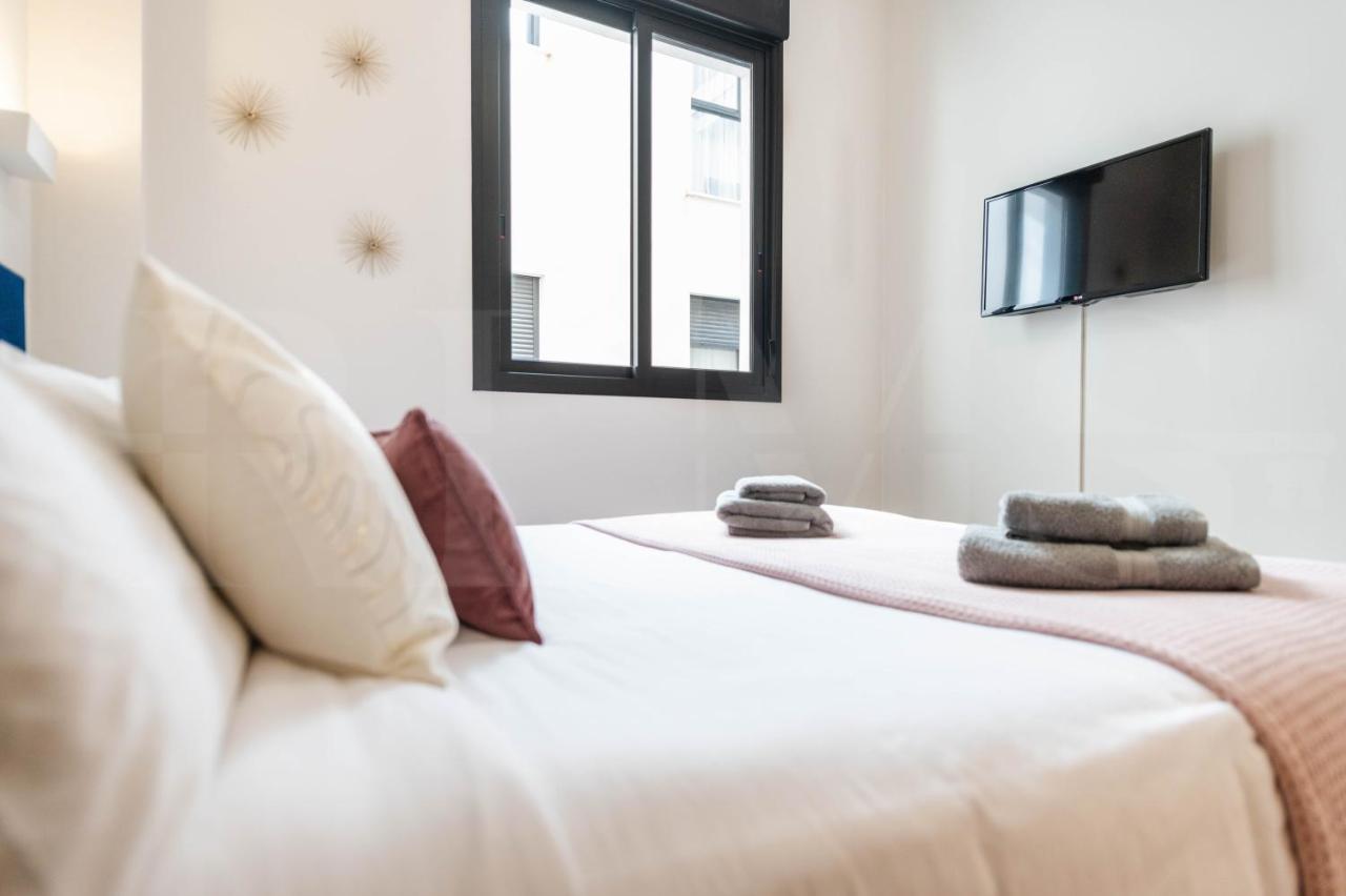 Cozy Apartment With Parking In The Center By Rems Malaga Bagian luar foto
