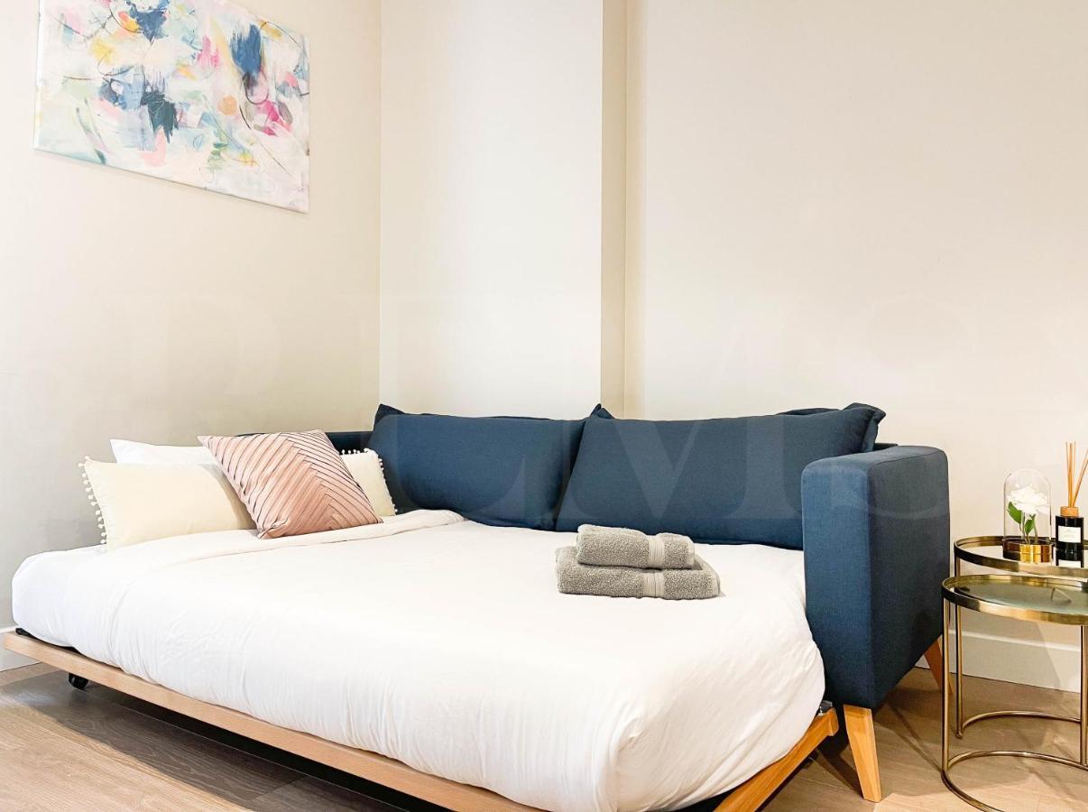Cozy Apartment With Parking In The Center By Rems Malaga Bagian luar foto