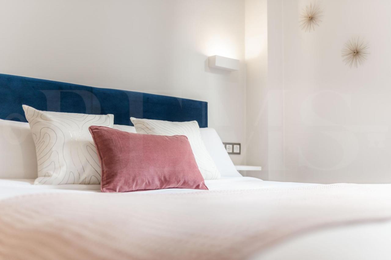 Cozy Apartment With Parking In The Center By Rems Malaga Bagian luar foto
