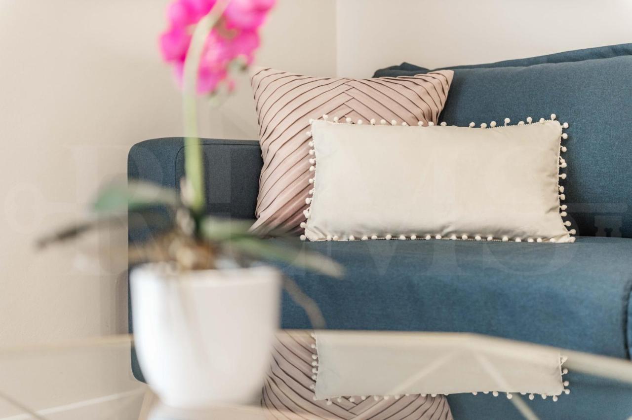 Cozy Apartment With Parking In The Center By Rems Malaga Bagian luar foto