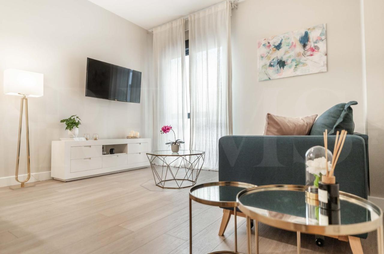 Cozy Apartment With Parking In The Center By Rems Malaga Bagian luar foto